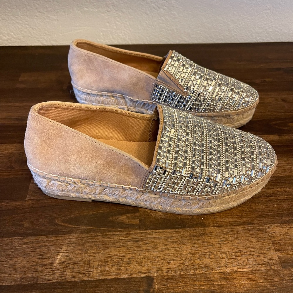 New Steve Madden shoes size 7 loafer slip on shoes‎ with silver bling 🤎🤎
